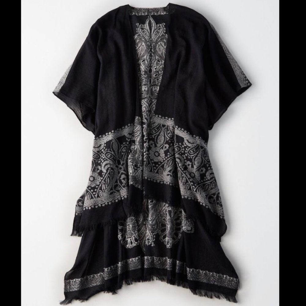 AE Medallion Midi Kimono